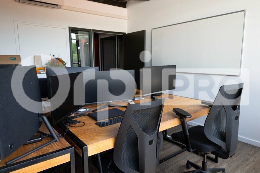 Office in Verrières-le-Buisson for lease - Interior Photo - Image 3 of 9