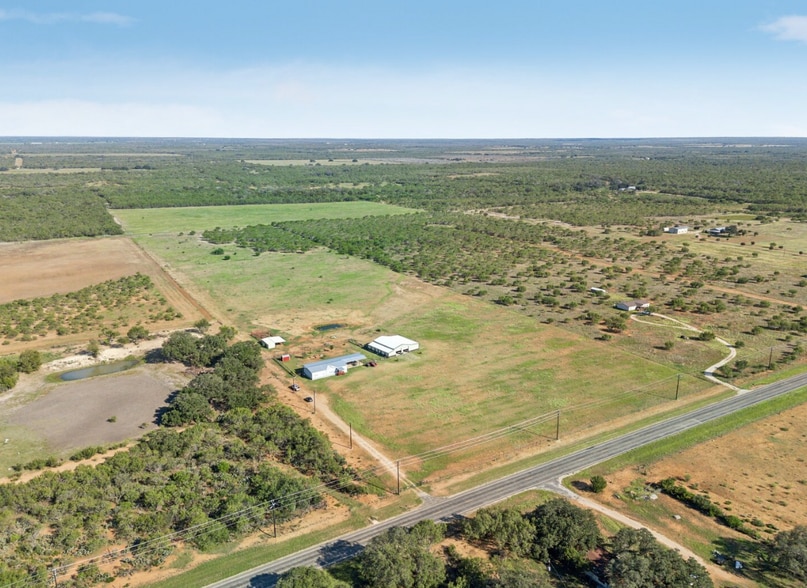 9009 FM 462 S, Hondo, TX for sale - Primary Photo - Image 1 of 33