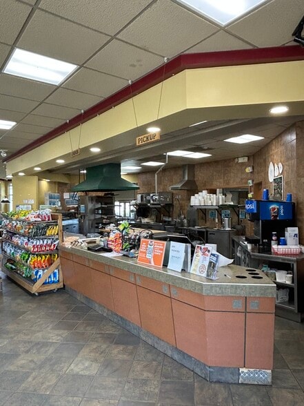 5 Horton Pl, Topsham, ME for lease - Building Photo - Image 2 of 11