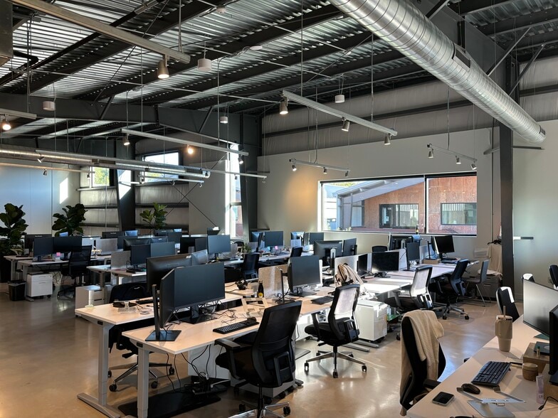 1023 Springdale Rd, Austin, TX for lease - Interior Photo - Image 3 of 5