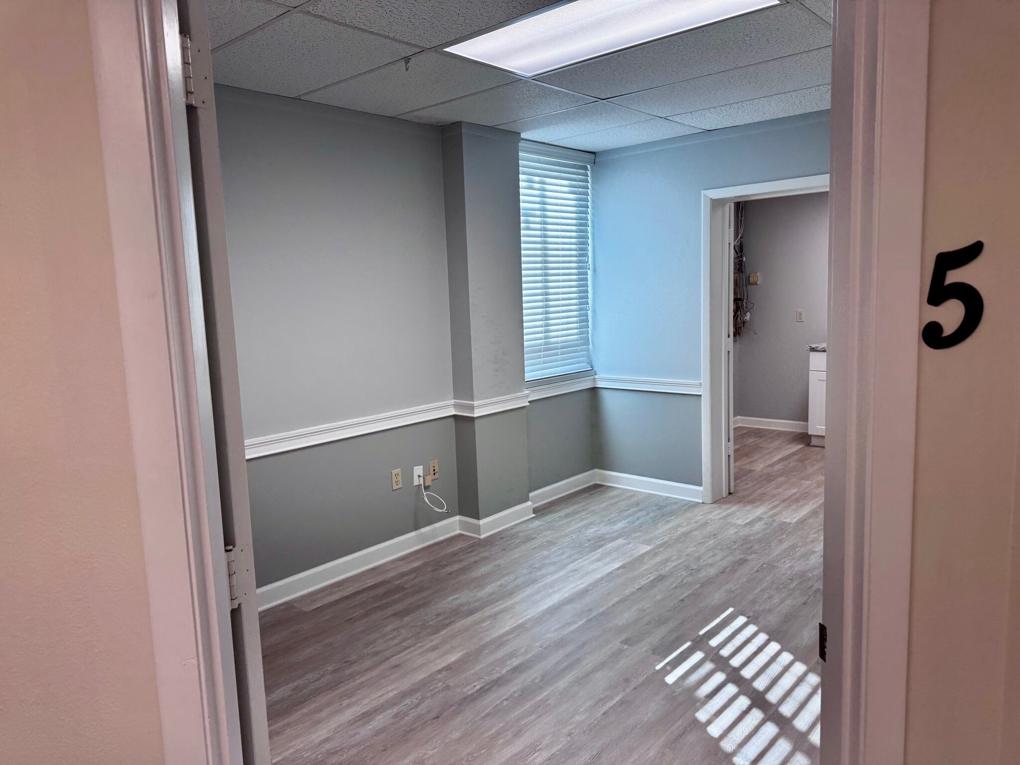 2975 Bee Ridge Rd, Sarasota, FL for lease Interior Photo- Image 1 of 4