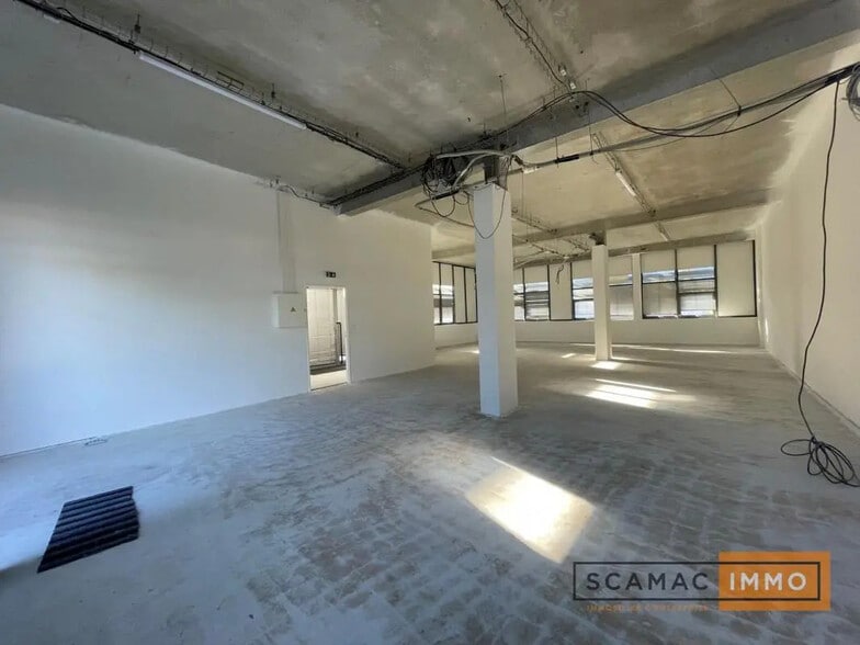 Industrial in Sucy-en-Brie for lease - Building Photo - Image 2 of 16