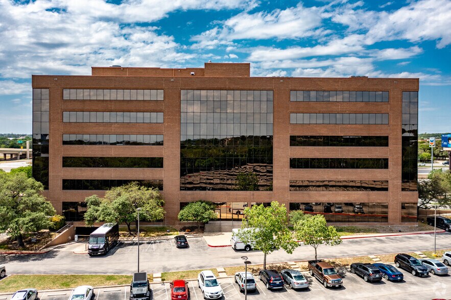 12500 San Pedro Ave, San Antonio, TX à louer - Photo du bâtiment - Image 3 de 6