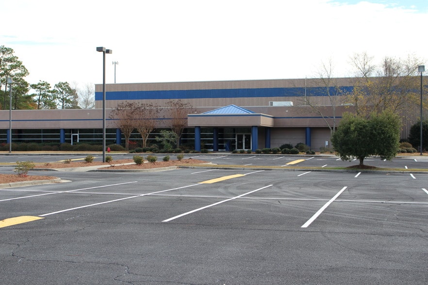 800 Technology Dr, Fayetteville, NC à vendre - Photo du bâtiment - Image 3 de 15