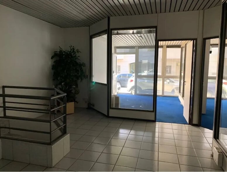 Office in Boulogne-Billancourt for lease - Building Photo - Image 3 of 7