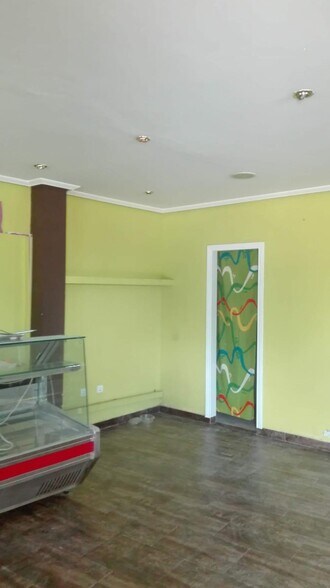 Commerce de détail dans Cáceres, Cáceres à vendre - Photo du bâtiment - Image 2 de 4