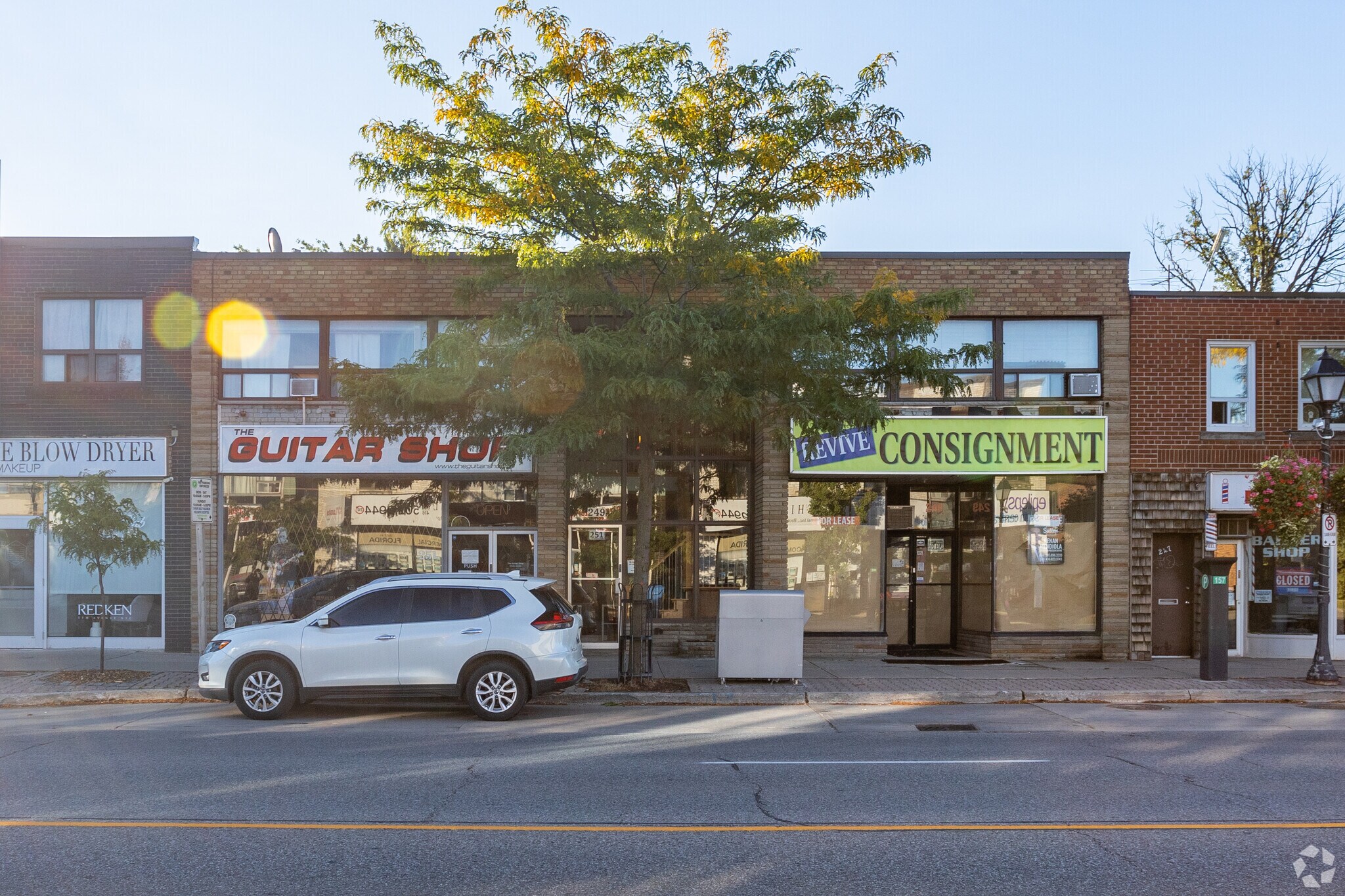 249 Lakeshore Rd E, Mississauga, ON à vendre Photo principale- Image 1 de 1