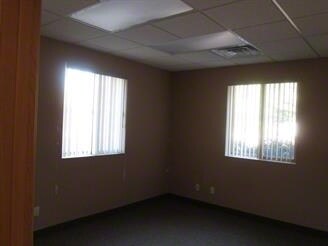 10432 Chicago Dr, Zeeland, MI à vendre - Photo du bâtiment - Image 3 de 16