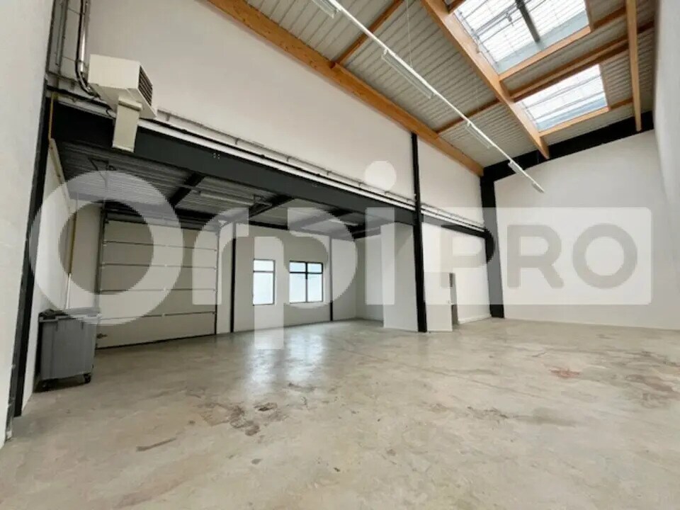 Flex in Lieusaint for lease Interior Photo- Image 1 of 9
