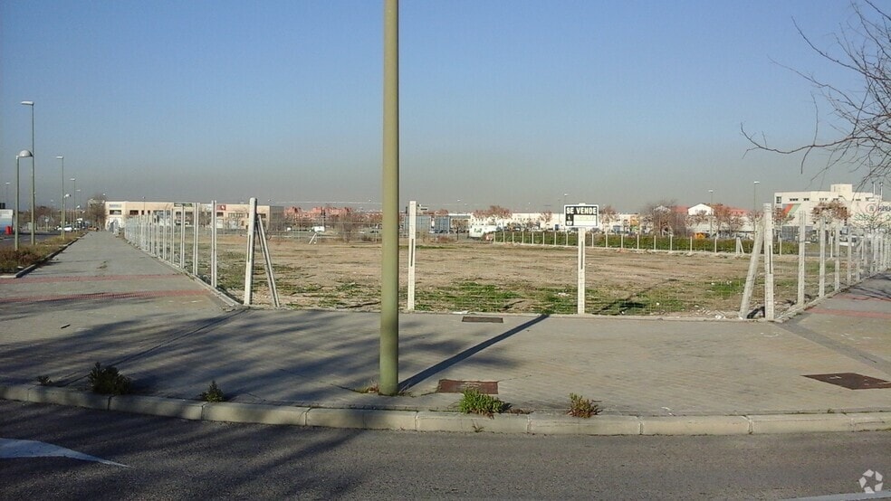 Calle de Berzosa de Lozoya, 6, Madrid, Madrid à vendre - Photo du bâtiment - Image 2 de 7