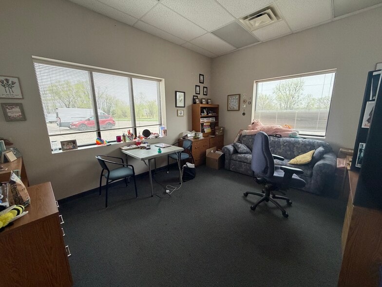 6415 Carmen Ave, Inver Grove Heights, MN for lease - Building Photo - Image 3 of 5