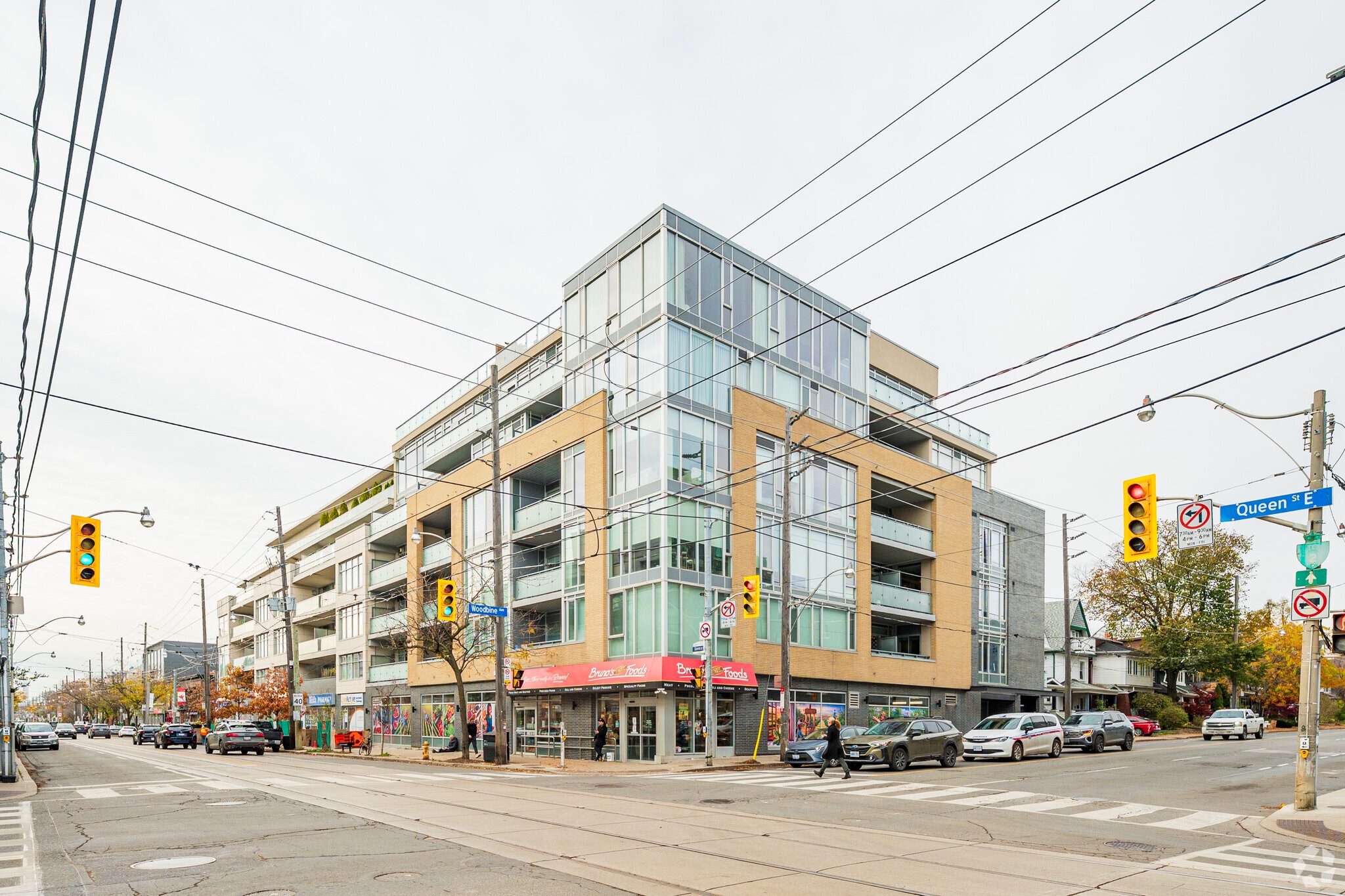 1864 Queen St E, Toronto, ON à louer Photo principale- Image 1 de 3
