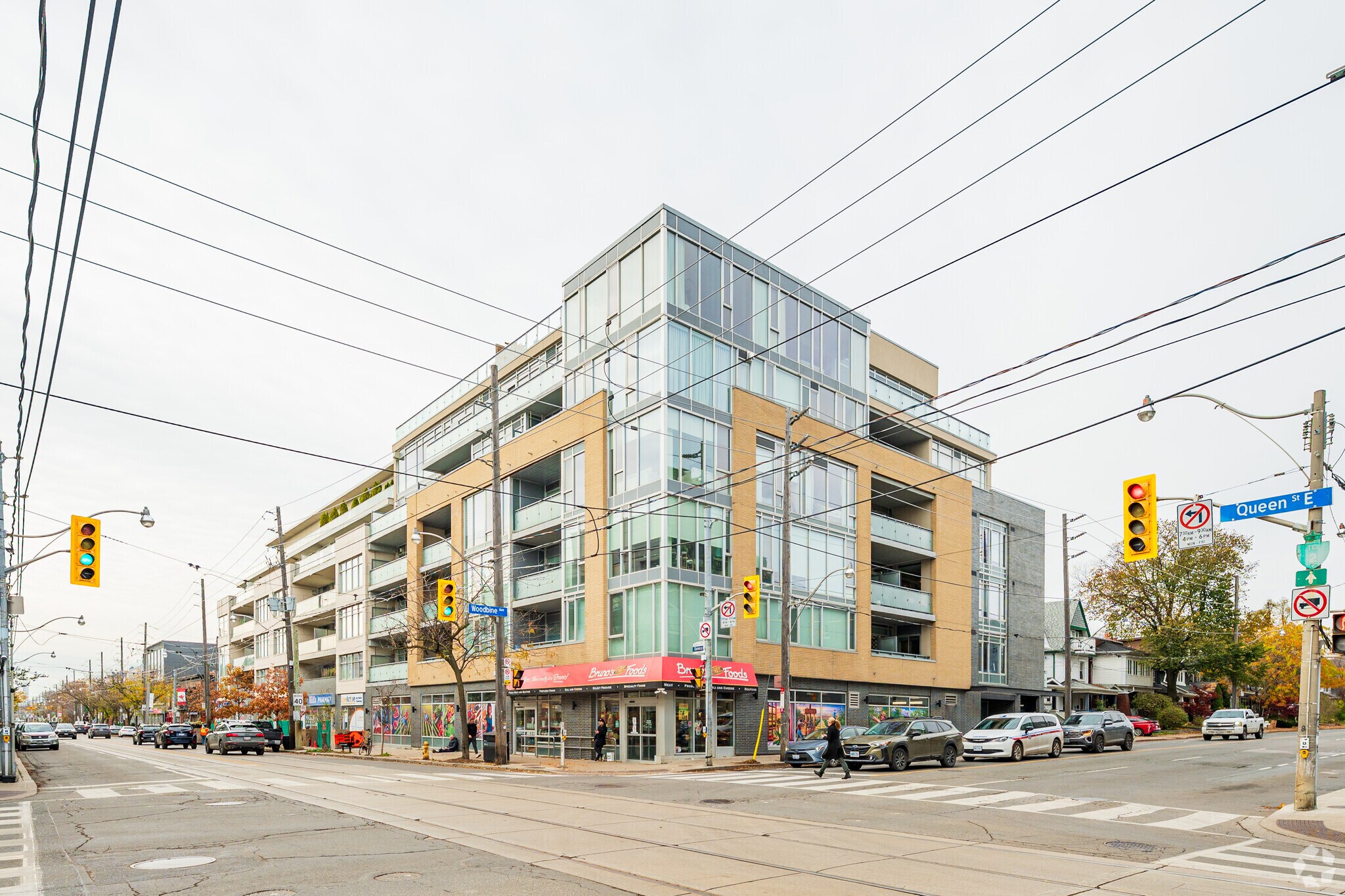 1864 Queen St E, Toronto, ON for lease Primary Photo- Image 1 of 3