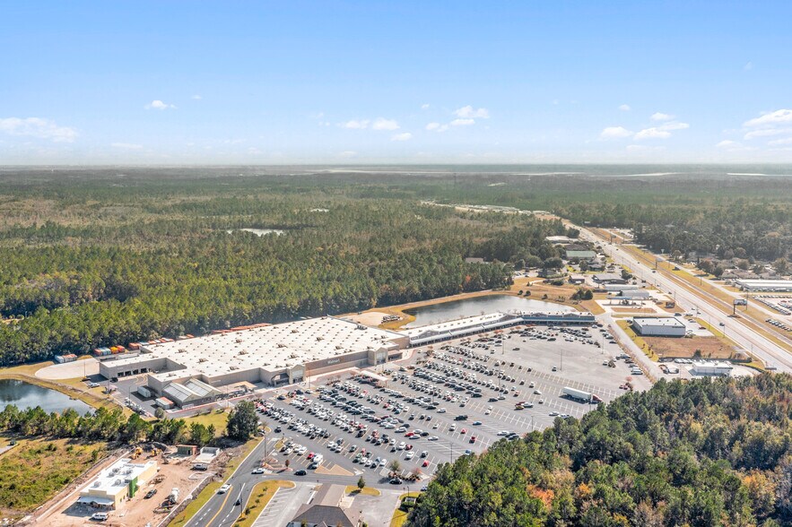 6586 GA Highway 40 E, Saint Marys, GA à louer - Photo du bâtiment - Image 3 de 7