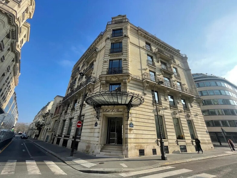 40 Rue La Pérouse, Paris for lease - Building Photo - Image 1 of 38