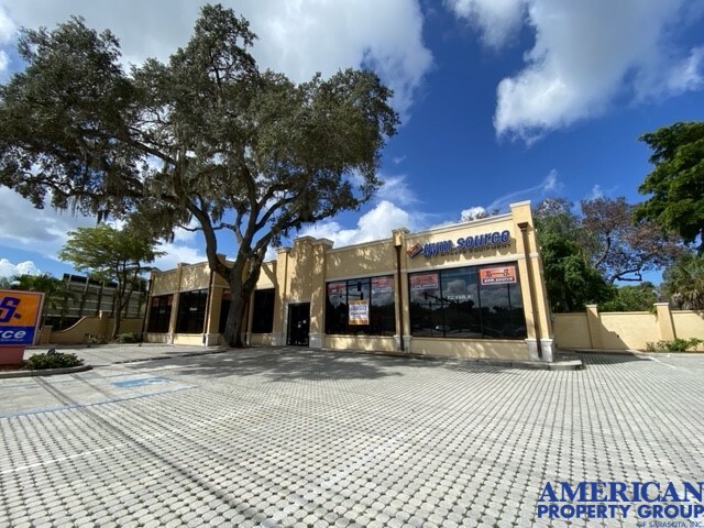 4300 S Tamiami Trl, Sarasota, FL à vendre - Photo du bâtiment - Image 2 de 11