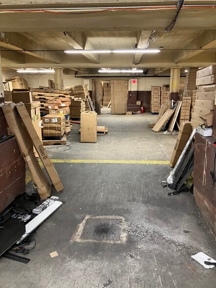 32 Intersection St, Hempstead, NY for lease - Building Photo - Image 3 of 10