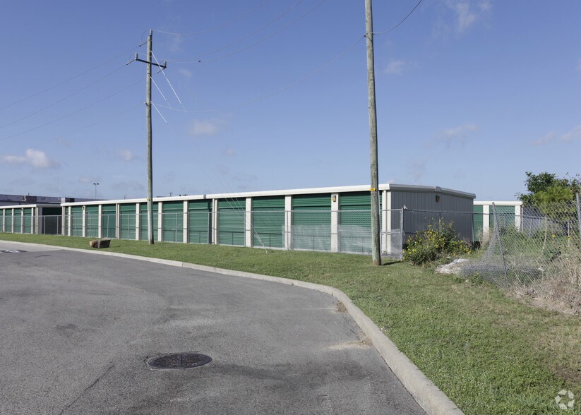 10220 Beechnut St, Houston, TX à vendre - Photo du bâtiment - Image 2 de 2