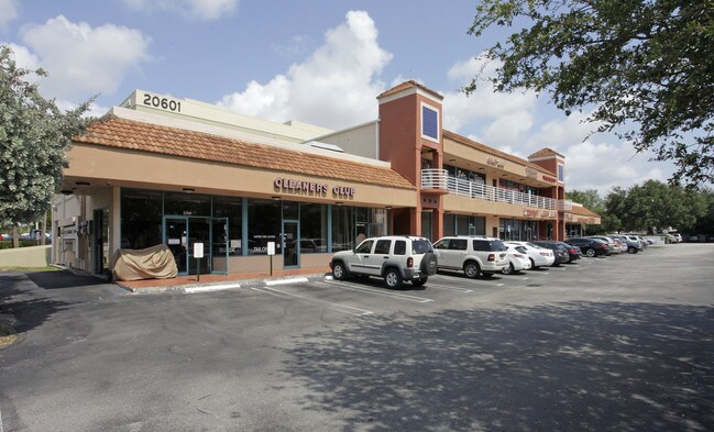 Plus de détails pour 20610-20636 Biscayne Blvd, Miami, FL - Commerce de détail à louer