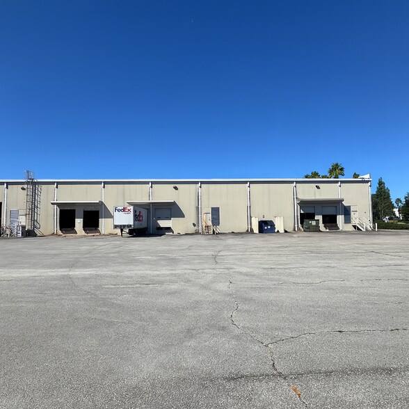 6420 Hazeltine National Dr, Orlando, FL à vendre - Photo du bâtiment - Image 3 de 14