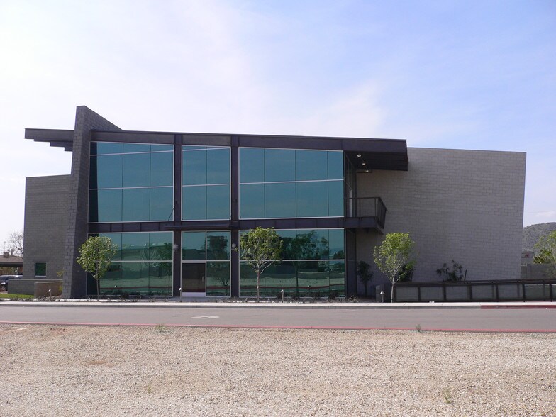2625 E Rose Garden Ln, Phoenix, AZ à vendre - Photo du bâtiment - Image 3 de 6