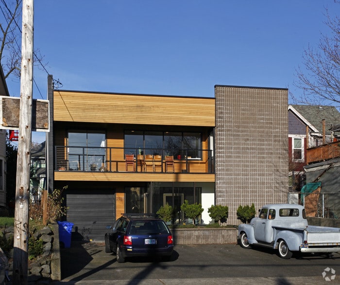 2337 SE Ankeny St, Portland, OR for sale - Primary Photo - Image 1 of 19