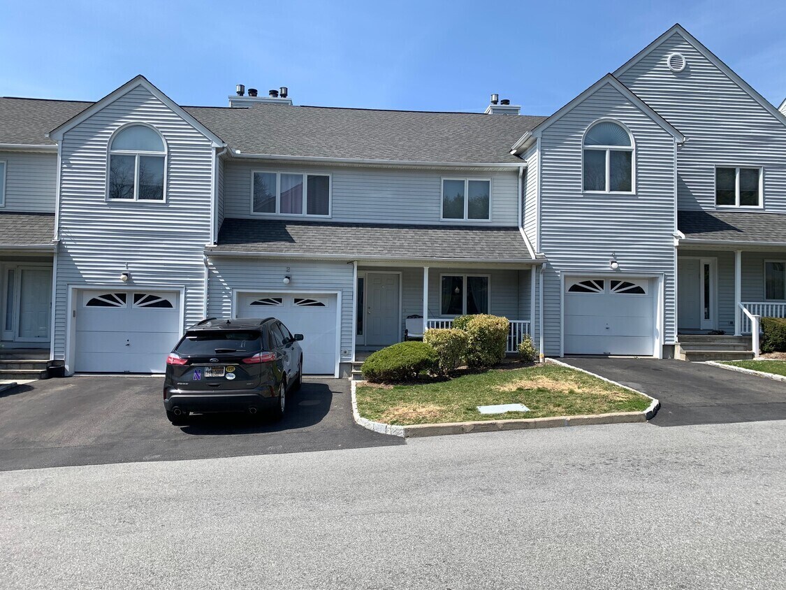 2 Larissa Ln, Thornwood, NY à vendre Photo principale- Image 1 de 2