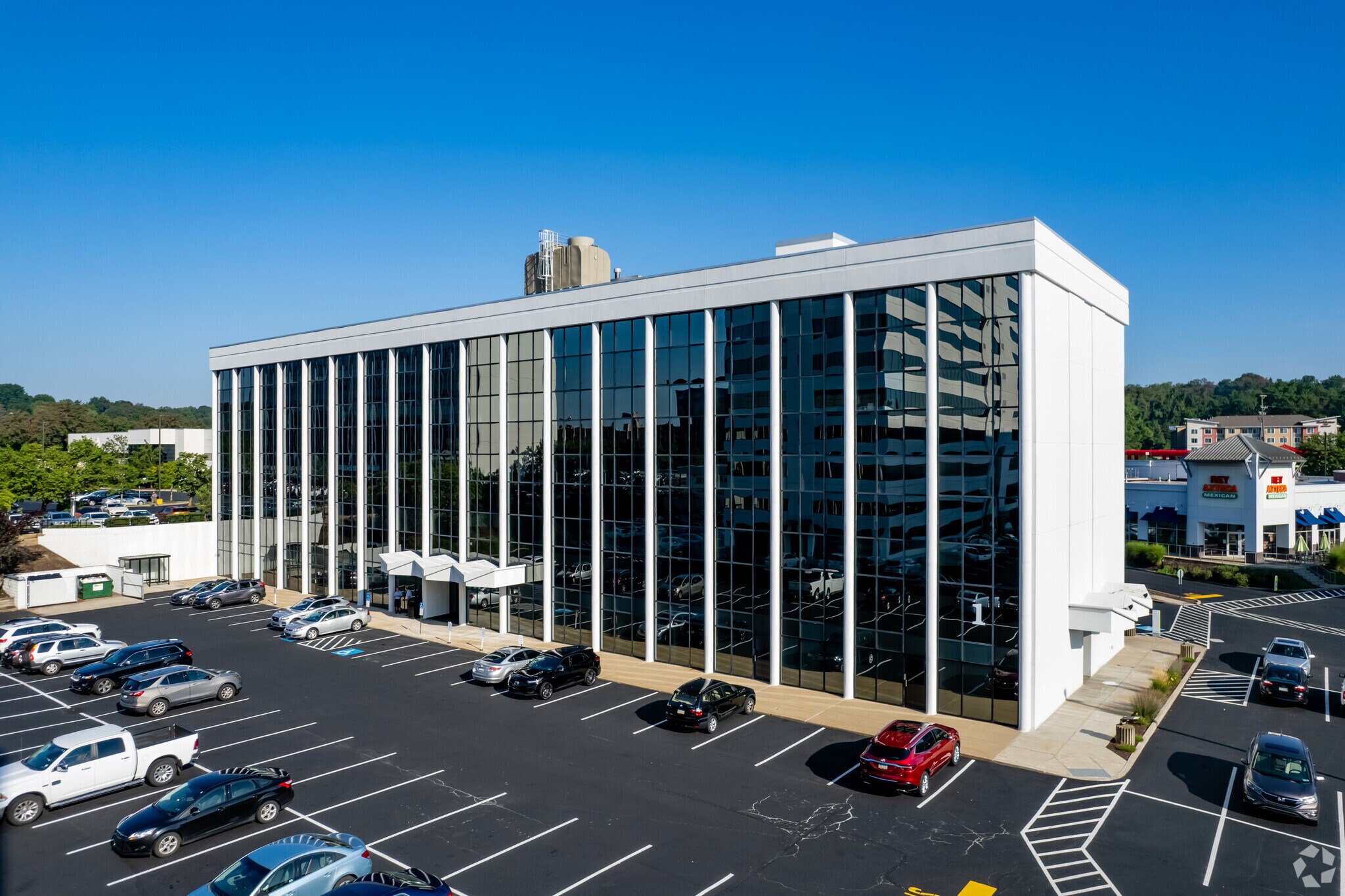 201 Penn Center Blvd, Pittsburgh, PA à louer Photo du bâtiment- Image 1 de 4