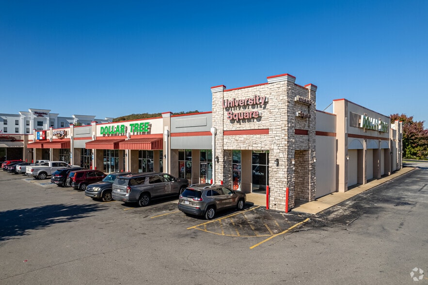 2612-2630 W Martin Luther King Jr Blvd, Fayetteville, AR for lease - Building Photo - Image 1 of 4