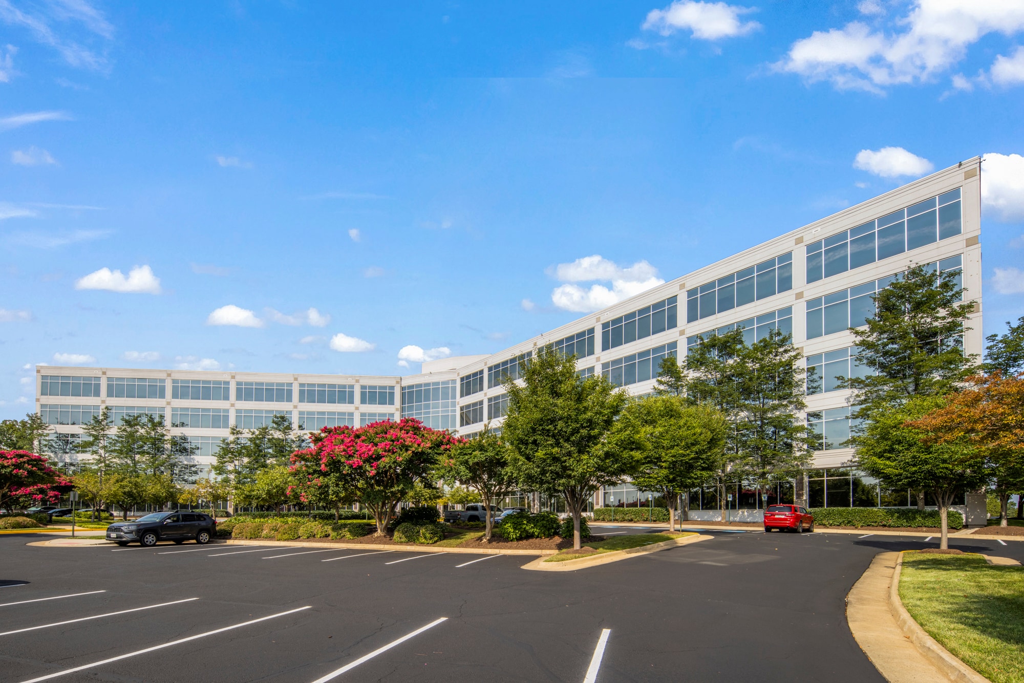 13900 Lincoln Park Dr, Herndon, VA for lease Primary Photo- Image 1 of 2