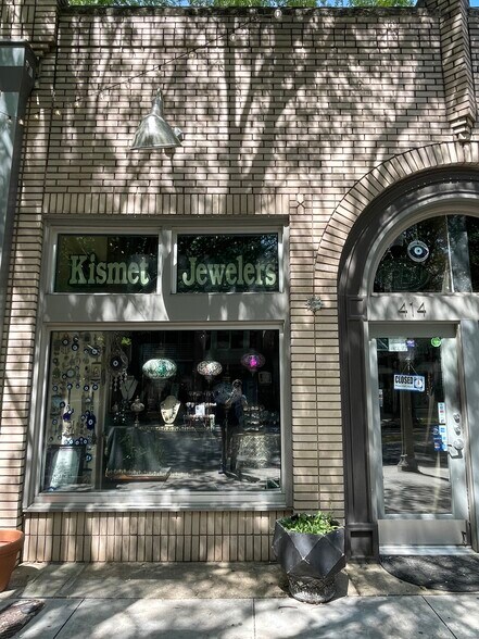 406-416 Church St, Decatur, GA à louer - Photo du bâtiment - Image 3 de 6