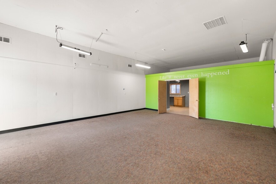 547 N 4th Ave, Cornelius, OR for lease - Building Photo - Image 3 of 12