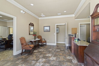 11414 Lake Sherwood Ave N, Baton Rouge, LA for lease Interior Photo- Image 1 of 8