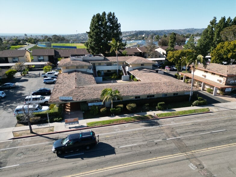 3650 Clairemont Dr, San Diego, CA for lease - Building Photo - Image 2 of 16