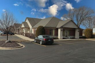 380 N Terra Cotta Rd, Crystal Lake, IL for lease Building Photo- Image 1 of 18