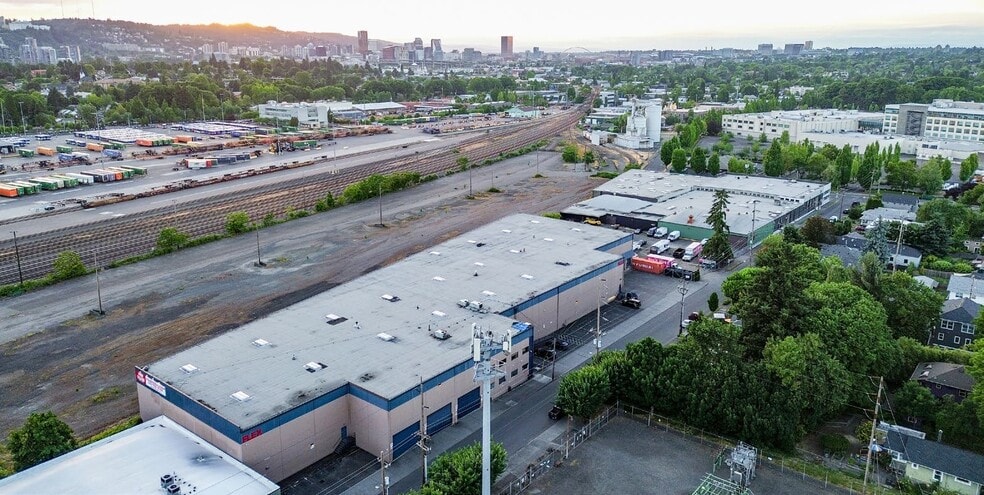 2340 SE Gladstone St, Portland, OR for sale - Aerial - Image 3 of 7