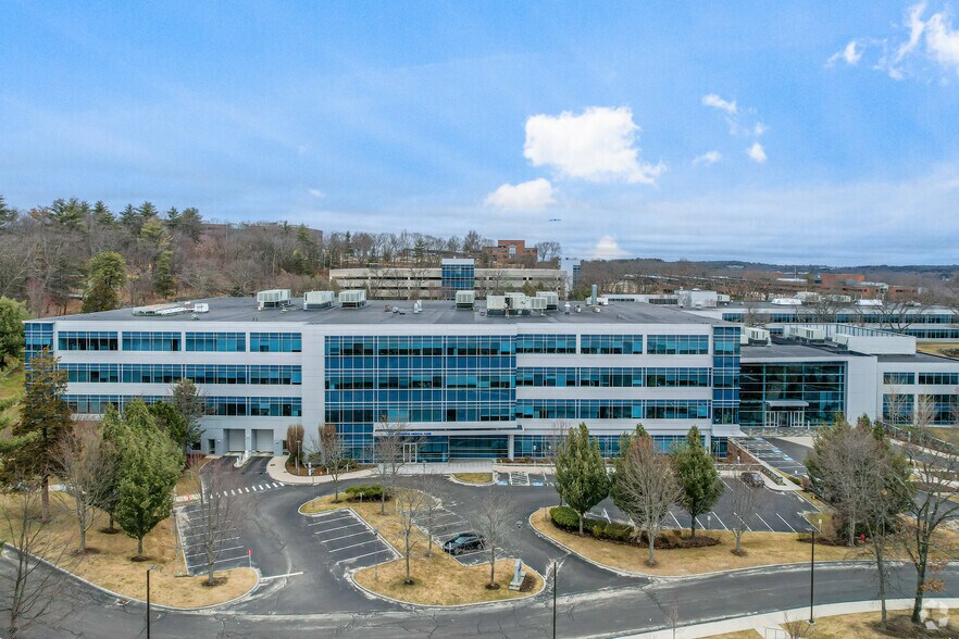 920 Winter St, Waltham, MA à louer - Photo du bâtiment - Image 2 de 8