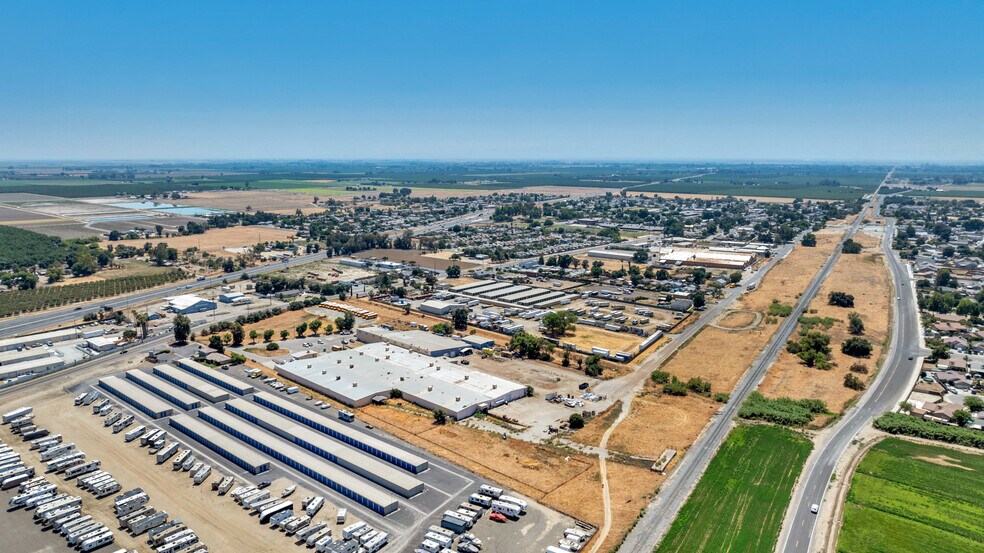 13400 Hanford Armona Rd, Hanford, CA à louer - Photo du bâtiment - Image 2 de 18
