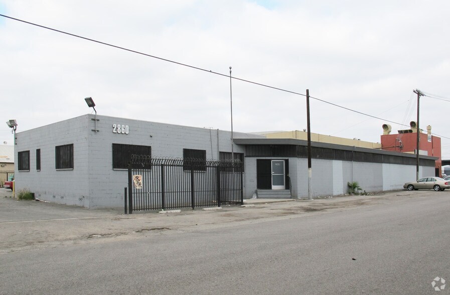 2860 E Pico Blvd, Los Angeles, CA à louer - Photo principale - Image 1 de 13