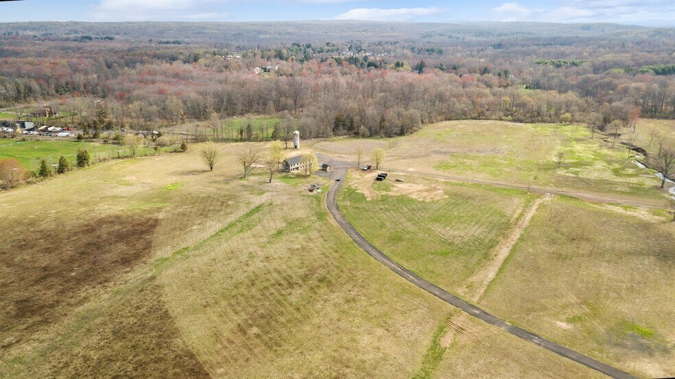 12 Lynnbrook Dr, Lambertville, NJ à vendre - Photo du bâtiment - Image 3 de 51