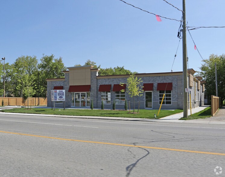 2055 Dundas St, London, ON à vendre - Photo principale - Image 1 de 1