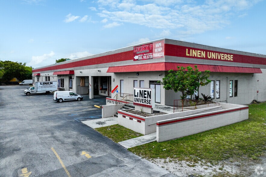 5150-5160 NW 165th St, Hialeah, FL à louer - Photo du bâtiment - Image 2 de 3