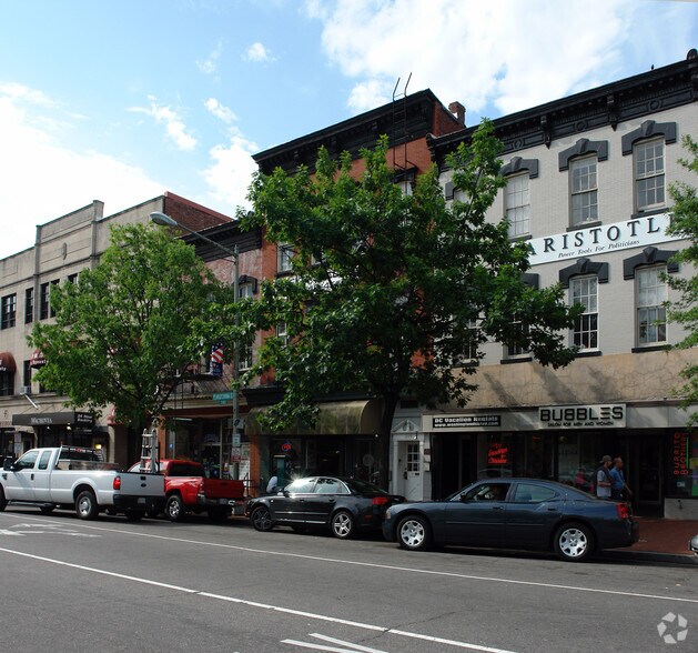 209 Pennsylvania Ave SE, Washington, DC for lease - Building Photo - Image 2 of 4