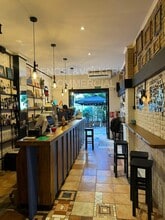 Retail in Barcelona, Barcelona for lease Interior Photo- Image 1 of 8