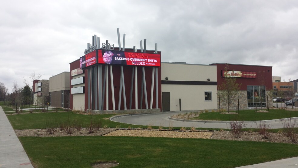 801 S 42nd St, Grand Forks, ND à louer - Photo du bâtiment - Image 2 de 9