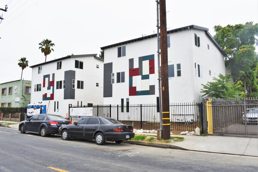 1130-1138 1/2 W 36th Pl, Los Angeles, CA for sale - Building Photo - Image 1 of 1