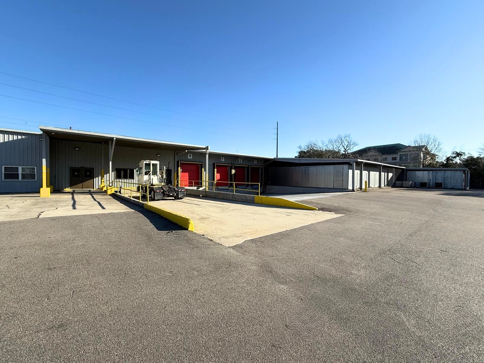 2501 E President St, Savannah, GA for lease Primary Photo- Image 1 of 46