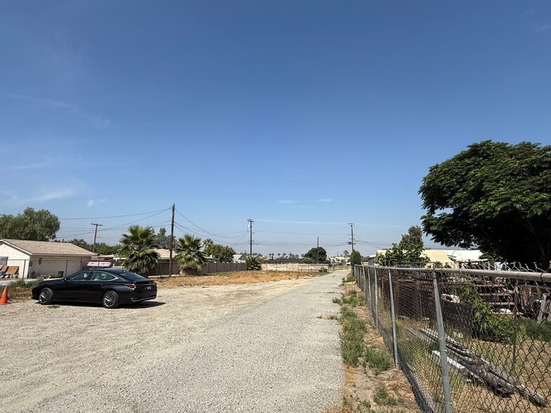 2271 S Artesia St, San Bernardino, CA for sale - Building Photo - Image 3 of 5