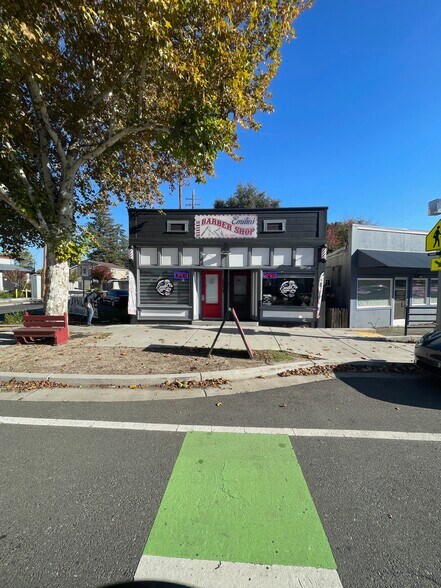 16903 Yolo Ave, Esparto, CA à vendre - Photo du bâtiment - Image 3 de 13