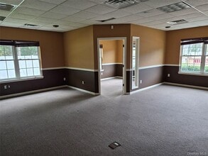 2395 Ocean Ave, Ronkonkoma, NY à louer Photo intérieure- Image 2 de 11